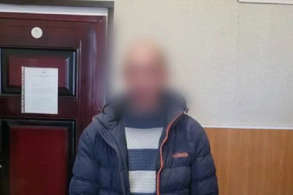 Мужчина с металлической трубой совершил налет на аптеку в Братске