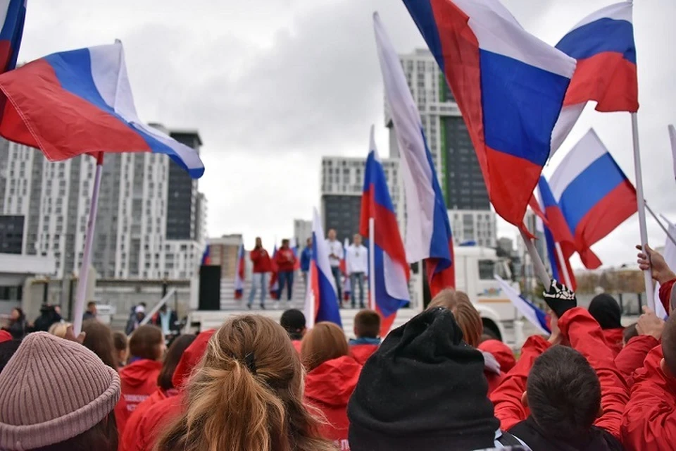 В митинге приняли участие волонтеры, собирающие помощь для мобилизованных и беженцев. Фото: департамент информационной политики Свердловской области