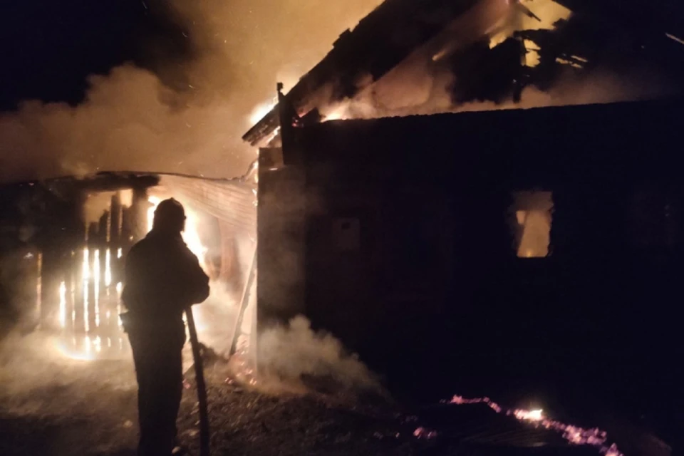 Пожар вспыхнул в ночь с 24 на 25 октября. Фото: ГУ МЧС по Кировской области