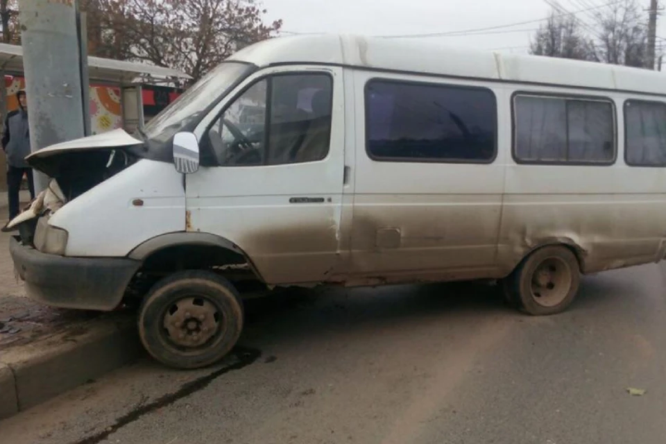 Авария произошла напротив ЦУМа. Фото: ГИБДД Кировской области