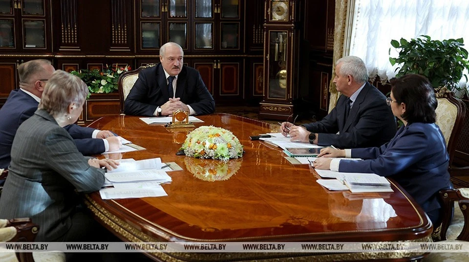 Лукашенко утверждает, что носит одежду, сделанную на белорусских предприятиях. Фото: belta.by