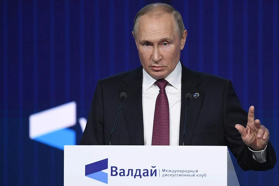 По словам Владимира Путина, в последнее время власти Украины "окончательно сбрендили"
