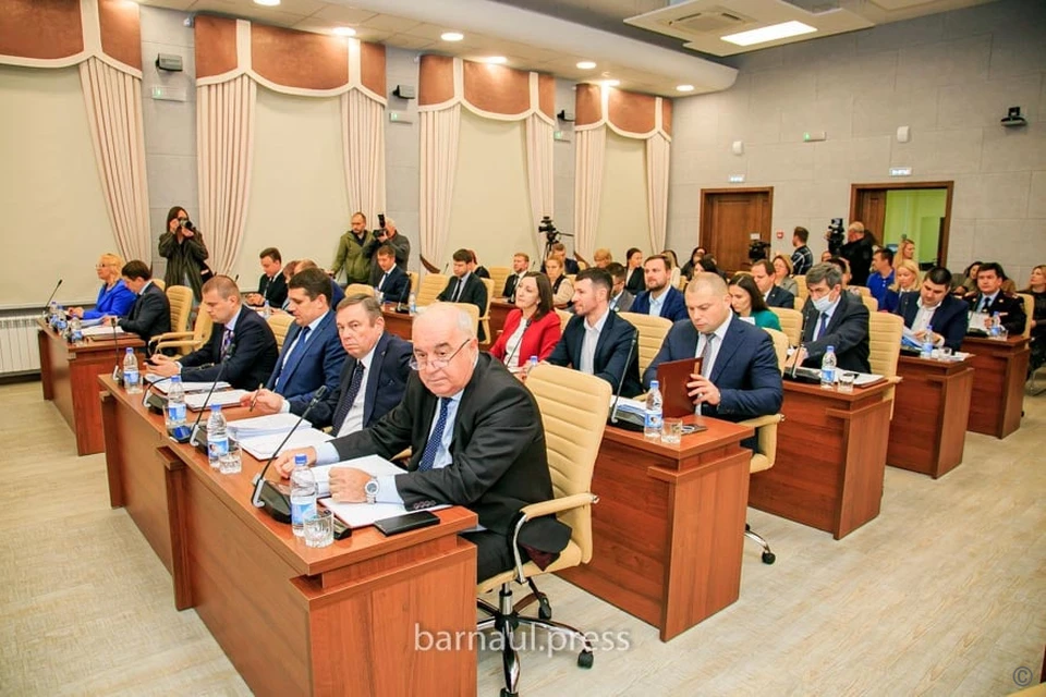 Решение приняли депутаты Барнаульской городской Думы 28 октября