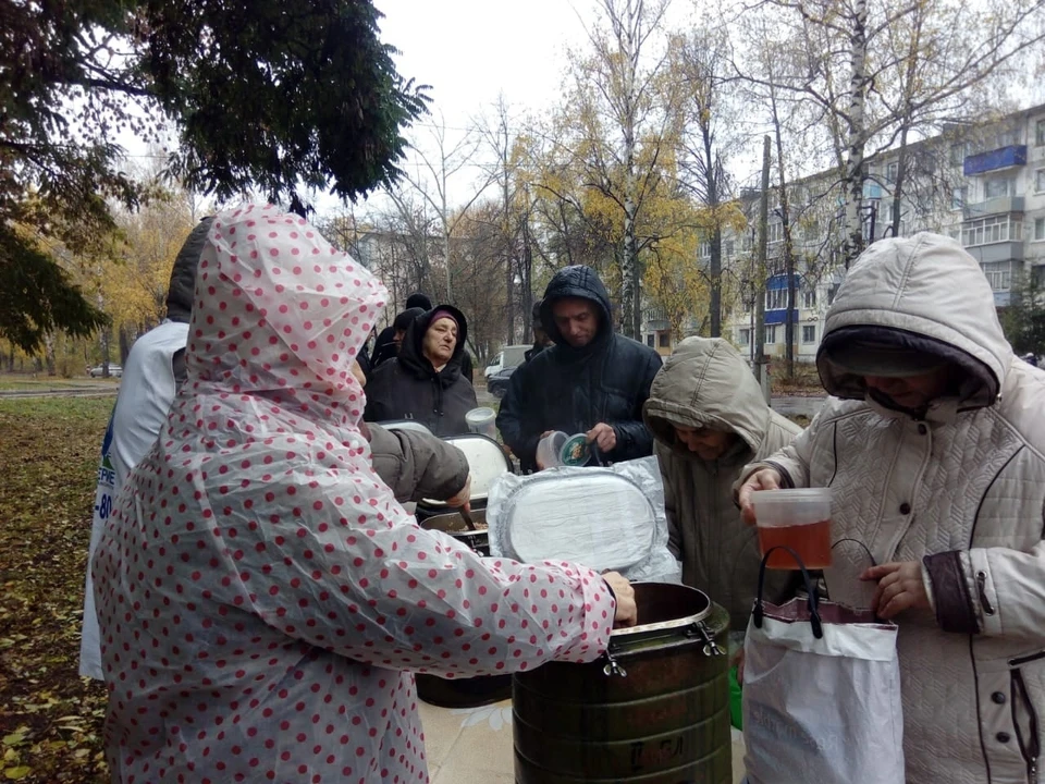 Нуждающихся ульяновцев кормят бесплатными обедами