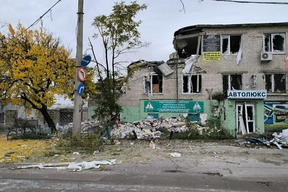 В городе разрушено здание станции технического обслуживания. Фото: СЦКК ЛНР