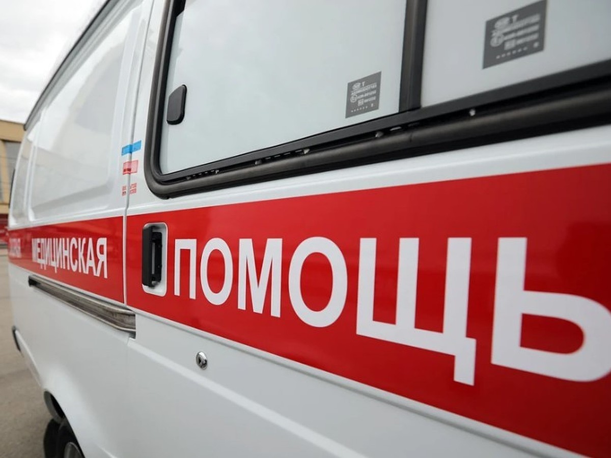 Мужчина за рулём автомобиля врезался в две припаркованные машины на  северо-западе Москвы - KP.RU