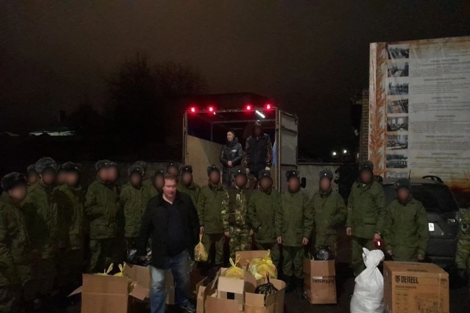 Военным доставили оборудование, теплые вещи и продукты питания