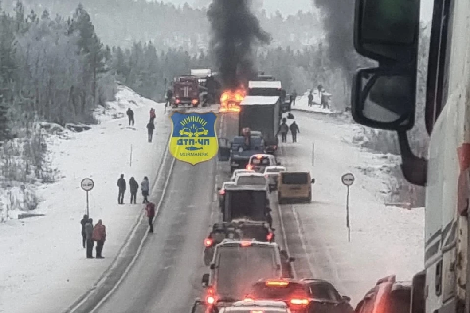 "Выпрыгивали из горящей машины и бежали в лес". Под Шонгуем произошло ...