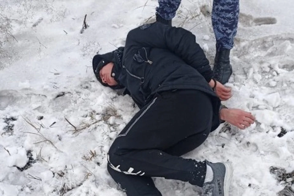 Парень пытался скрыться от полицейских в лесу. Фото: ГУ МВД России по Курганской области