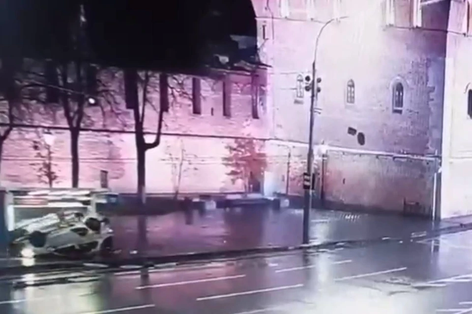 В результате ДТП пострадали 2 человека. Фото: скрин из видео. Источник: R2N – Нижний Новгород
