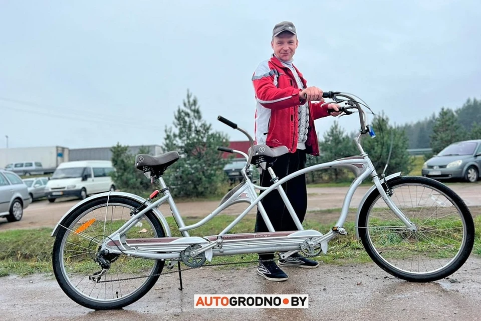 Белорус готов возить пассажиров на границе с Польшей на велотакси. Фoто: autogrodno.by