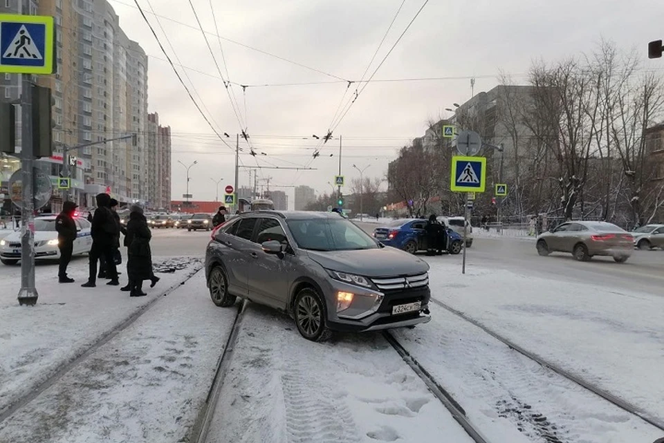 За рулем Chevrolet была пьяная 24-летняя девушка. Фото: ГИБДД по Екатеринбургу