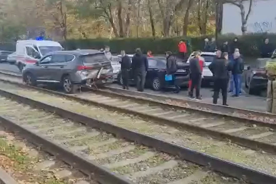 Массовое ДТП произошло на улице Захарова Фото: кадр из видео