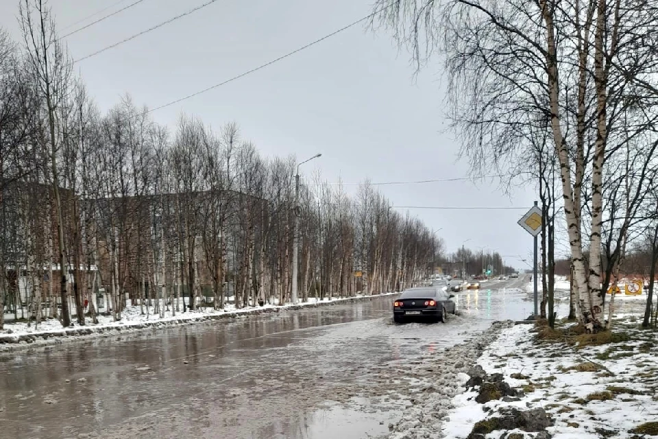Автомобилистов просят быть аккуратней. Фото: vk.com/lebedevin
