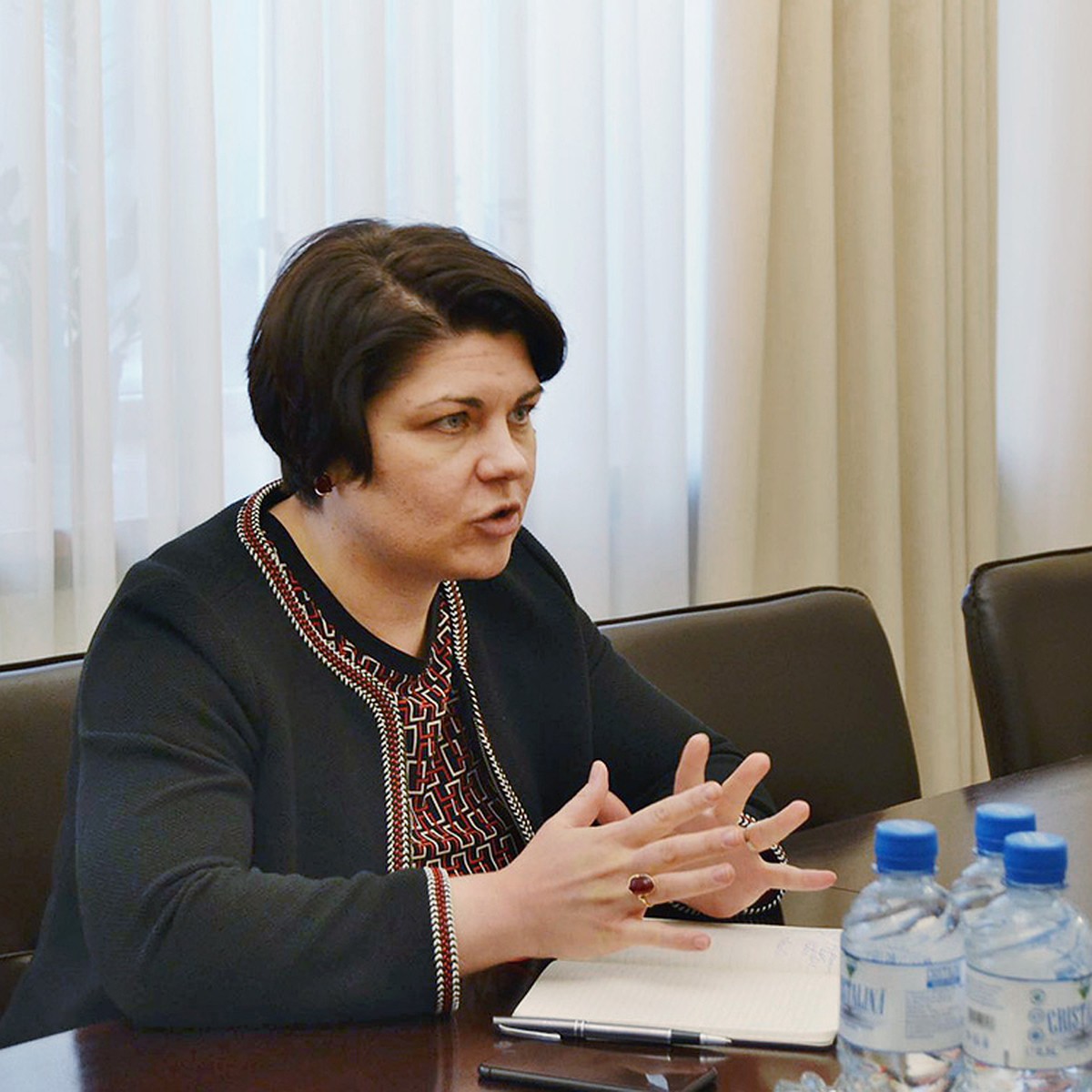 А как же отключения электричества и почти 800 отрезанных от газа домов?!  Премьер Гаврилица пообещала, что свет и газ в Молдове будут, а проблемы  списала на предыдущие правительства - KP.MD