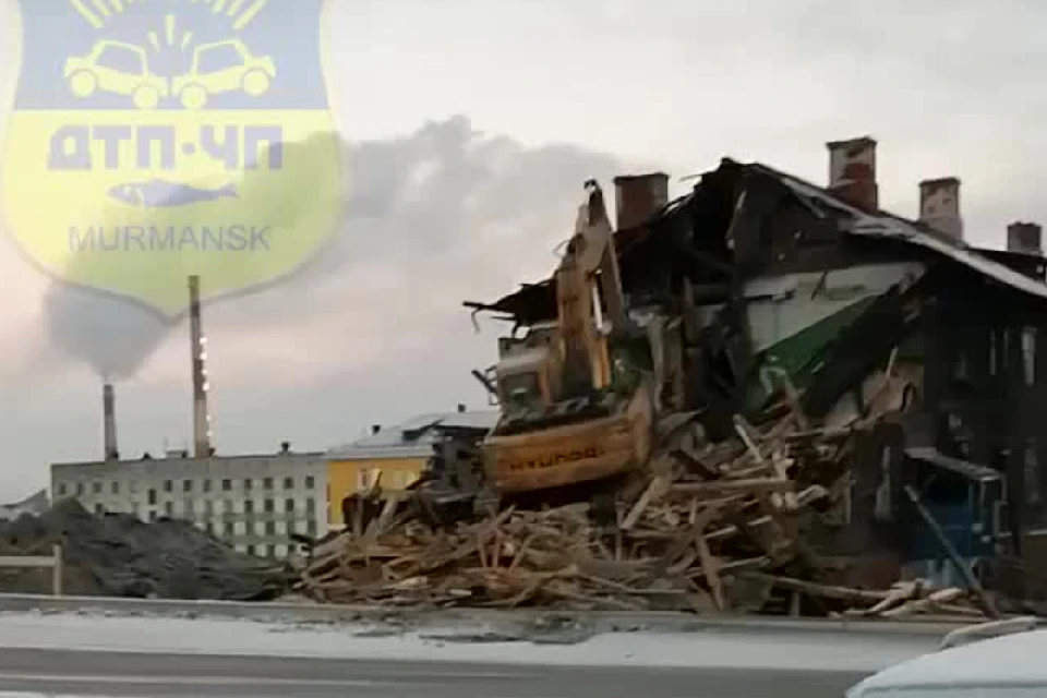 Территория сноса не ограждена. Фото: скрин видео vk.com/murmansk_dtp