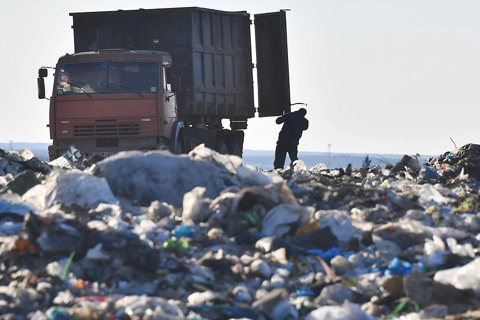 Зачастую получалось так, что граждане оплачивали вывоз мусора дважды