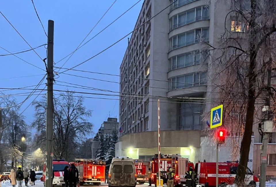 Гостиница РАНХиГС загорелась в Нижнем Новгороде утром 26 ноября. Фото: телеграм-канал "Нижний N1"