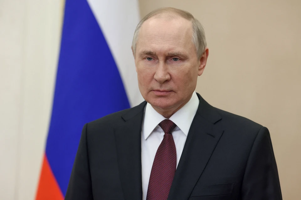 Президент России Путин подчеркнул, что гражданам нужно прежде всего " врасти в российскую действительность"