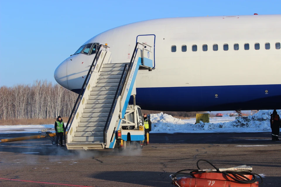 Самолет благовещенск сочи