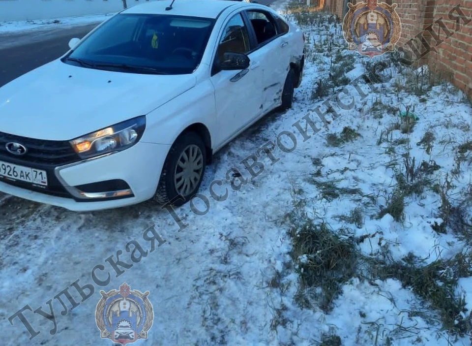 В Туле водитель выехал на встречную полосу, но не заметил автомобиль