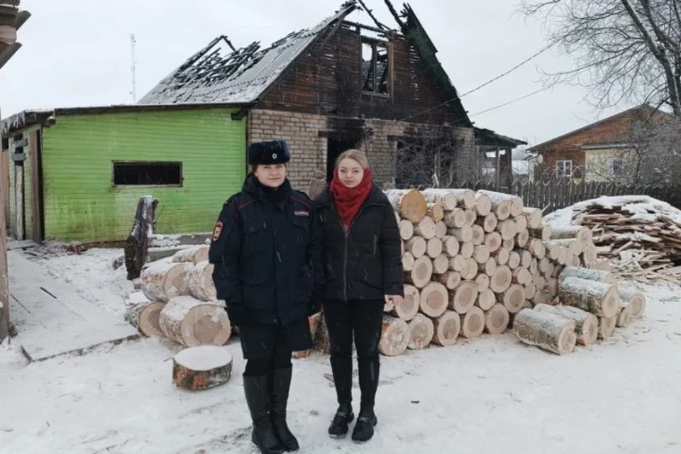 Анастасия Харинова и стажера Татьяна Панова спасли четырех человек