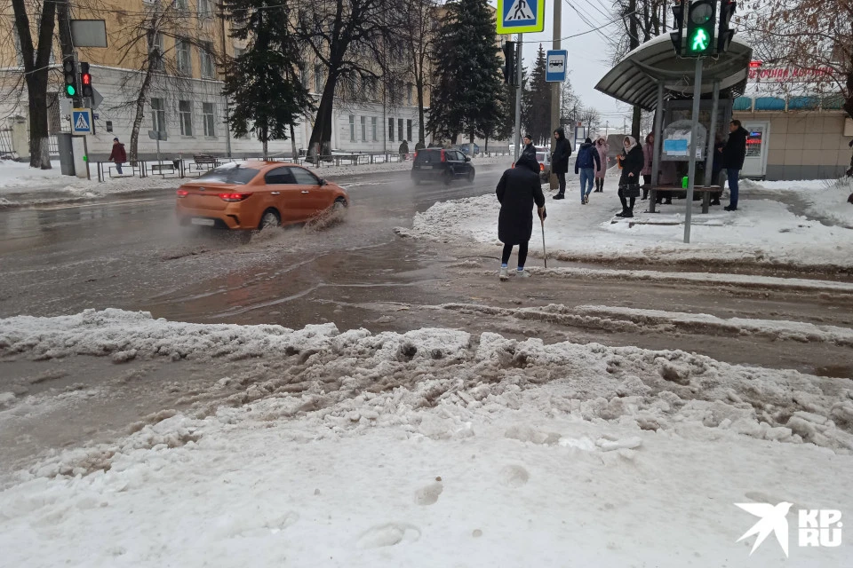 Город, мирно дремавший в выходные, к таким катаклизмам понедельника снова оказался не готов...