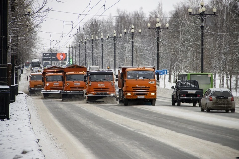 Дорожники начали борьбу с последствиями циклона в Хабаровске