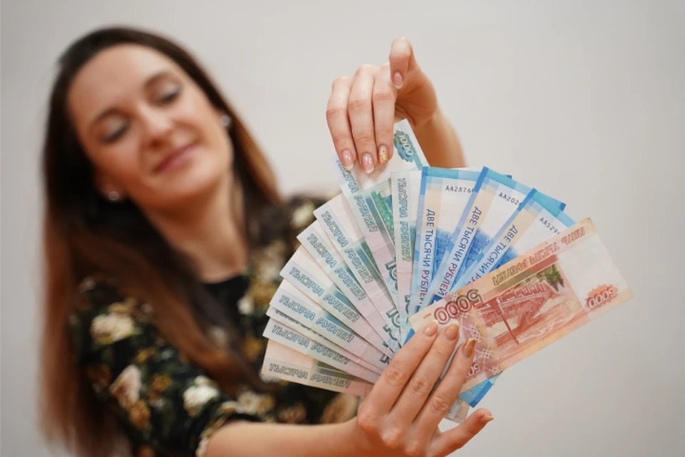 Эксперты назвали вакансии с оплатой до 100 тысяч рублей в месяц.