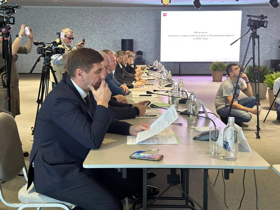 В ходе работы круглого стола Вадим Волченко сообщил, что с января по ноябрь туристический поток в Крыму составил 6,3 миллиона туристо