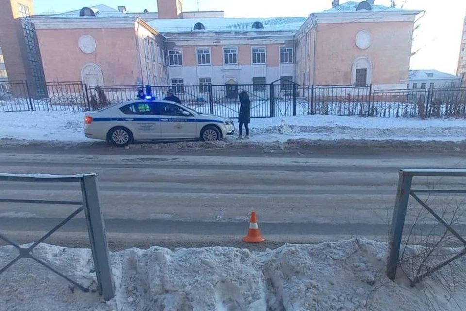 В Новосибирске иномарка сбила 7-летнего ребенка, переходившего дорогу не по пешеходному переходу. Фото: ГИБДД по Новосибирску