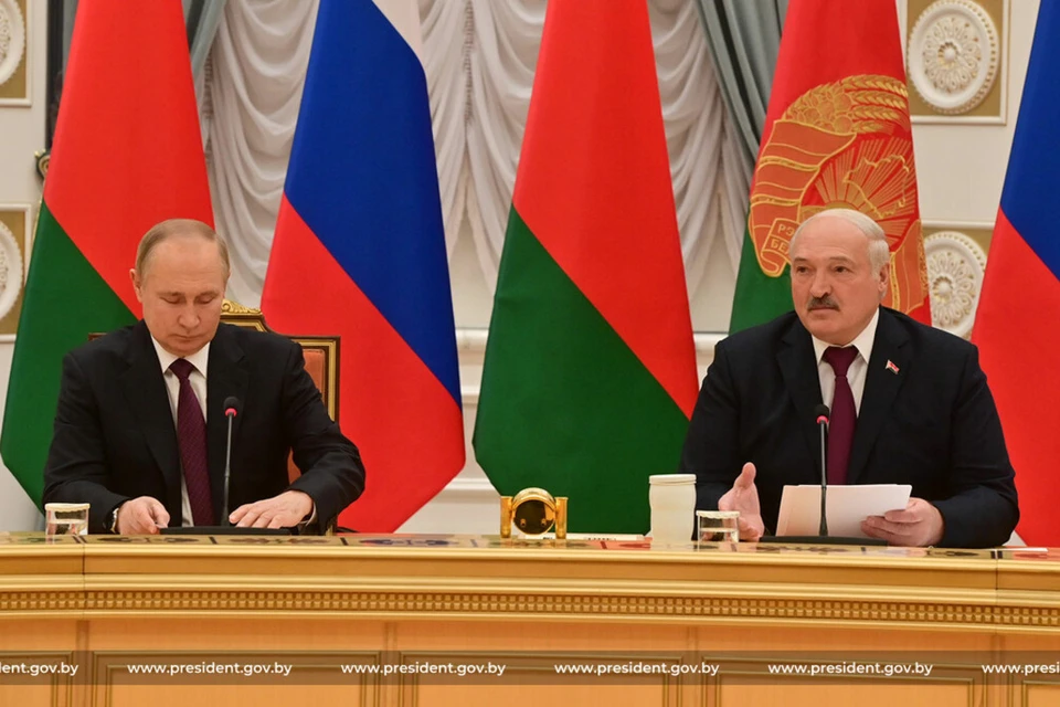 Лукашенко сказал, что Беларусь поставила на боевое дежурство комплексы С-400 и «Искандер», переданные Россией. Фото: пресс-служба президента