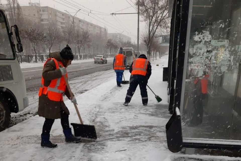 Коммунальщики трудятся буквально днем и ночью