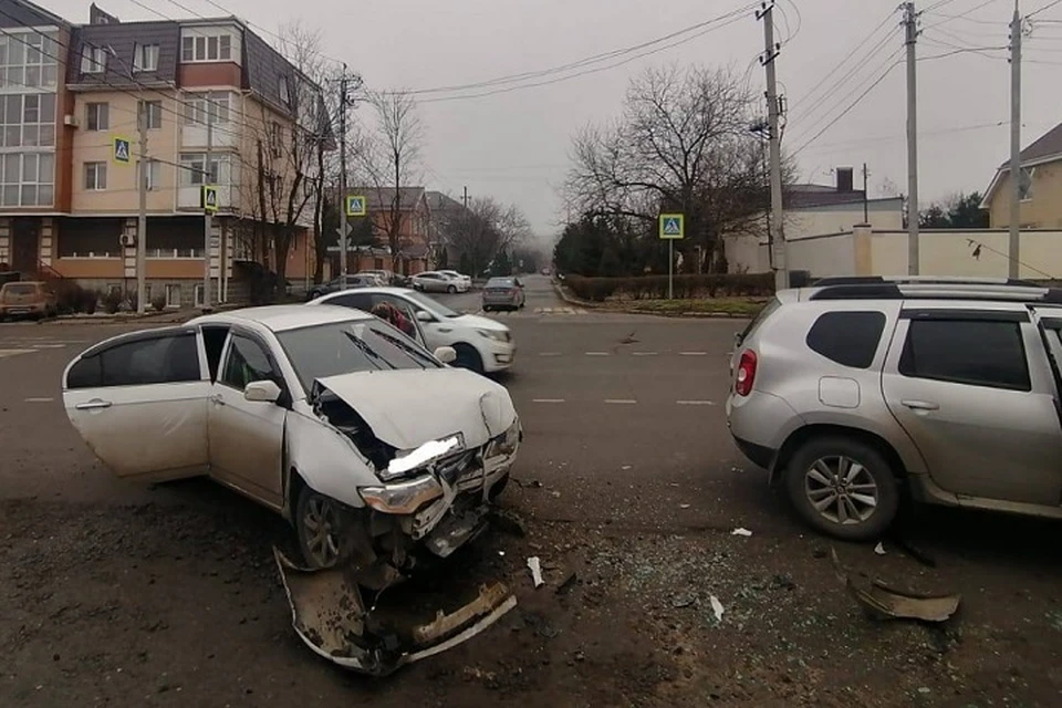 Столкнулись Renault Duster и Lifan Solano. Фото: отдел пропаганды УГИБДД России по РО