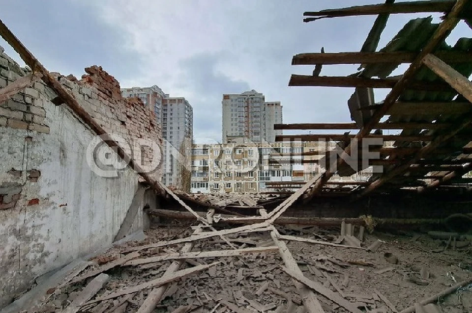 Последствия обстрела центра Донецка. Фото: ДНР онлайн