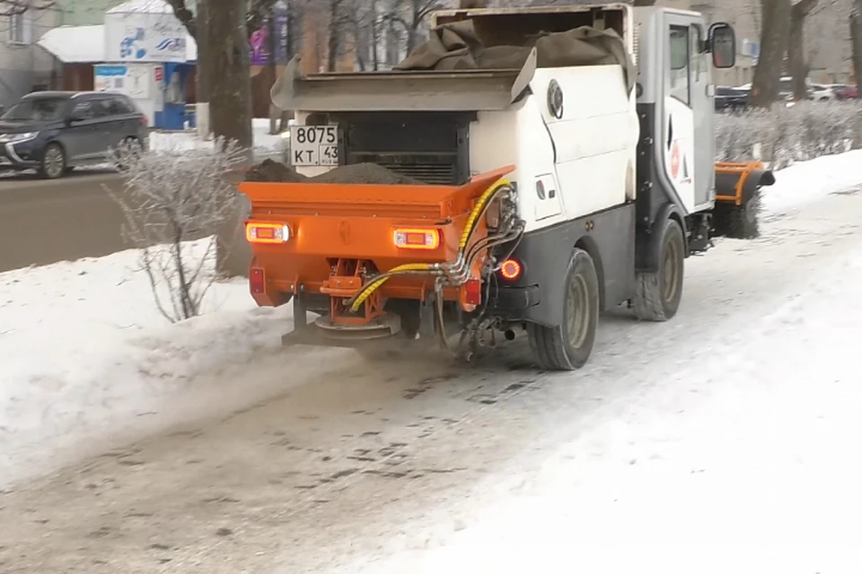 Подрядчикам выписали предписания, которые они должны выполнить в течение нескольких часов. Фото: admkirov.ru