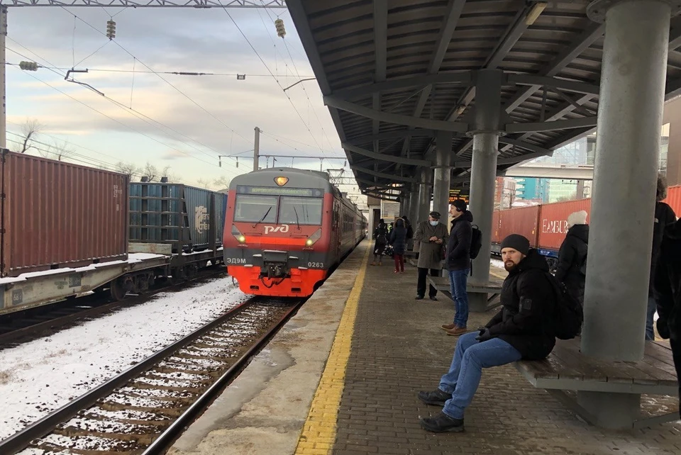 Ранее во время циклона в регионе также увеличили составность электричек до шести вагонов на пригородных маршрутах.