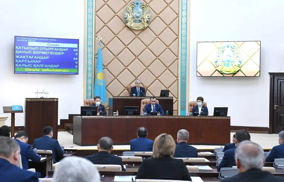 Касым-Жомарт Токаев на заседании сената парламента страны.