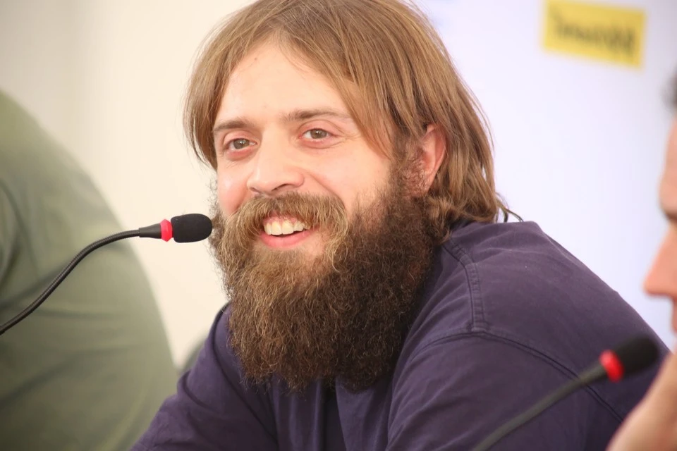 Солист группы План Ломоносова Александр Ильин - не только музыкант, но и актер.
