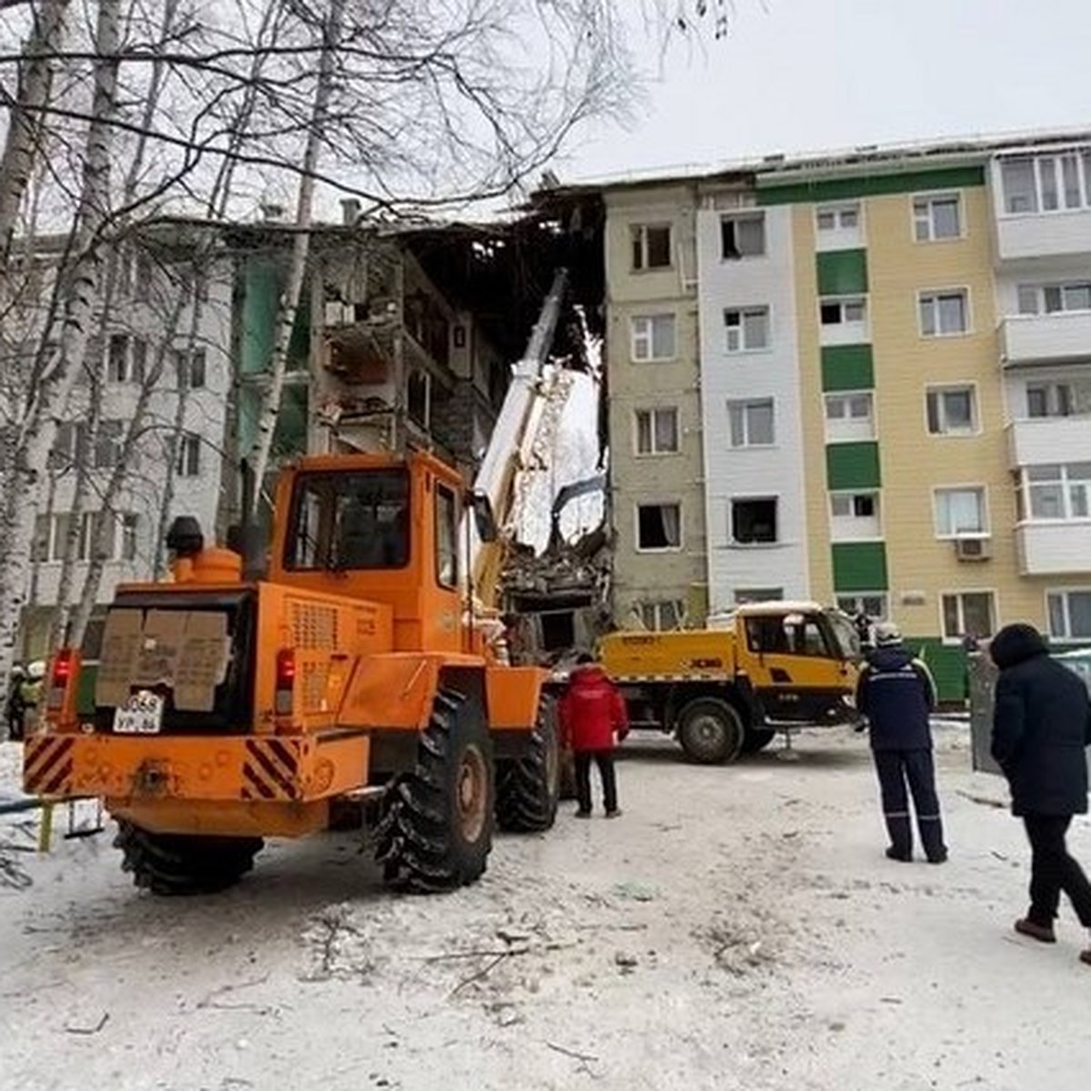 В Нижневартовске после взрыва газа на Мира 6А у соседних домов появились  трещины - KP.RU