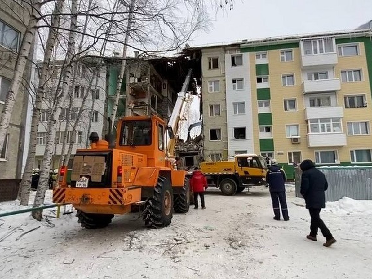 В Нижневартовске после взрыва газа на Мира 6А у соседних домов появились  трещины - KP.RU