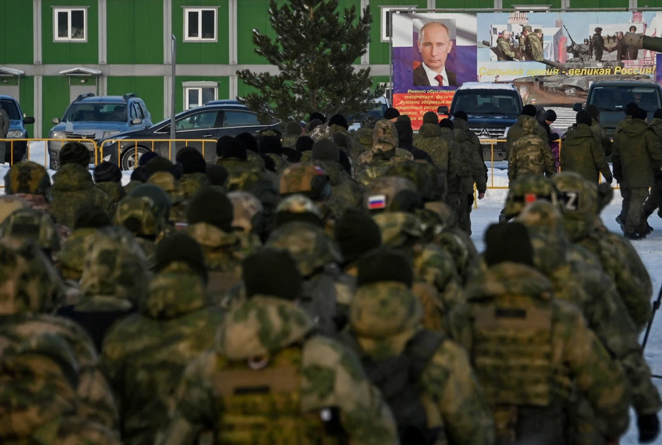 ВС РФ после закрепления в Соледаре направят усилия на продвижение в сторону Артемовска и Северска, заявил врио главы ДНР Пушилин