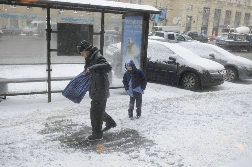 На дорогах сохраняется гололедица.