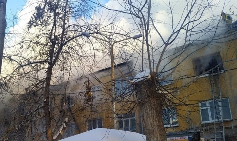 Самарцев просят помочь людям, пострадавшим при пожаре в историческом центре / Фото: vk.com/samarskyrayon