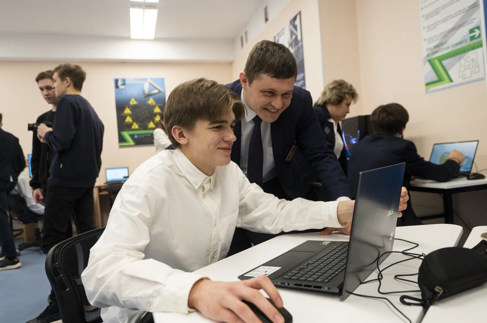 В 74 школах Петербурга появился беспроводной интернет