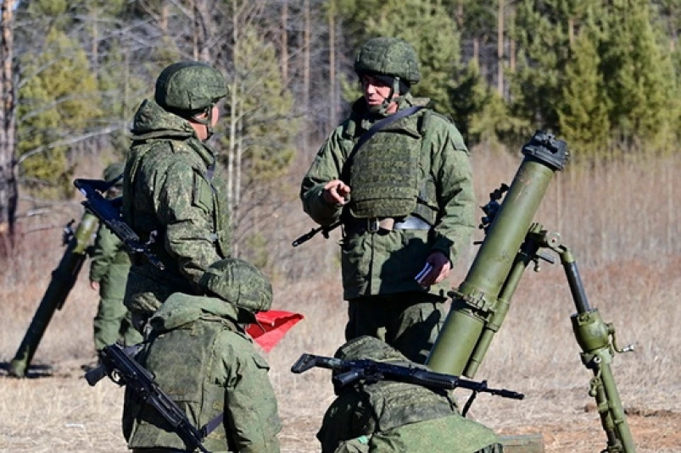 Российские военные продолжают выполнять боевые задачи в рамках СВО на УкраинеС 24 февраля российские военные проводят на Украине спецоперацию по денацификации и демилитаризации страны. Сайт KP.RU в онлайн-режиме публикует последние новости о военной спецоперации России на Украине на 16 ноября 2022 года. Читайте на WWW.KP.RU: https://www.kp.ru/daily/27472/4677988/