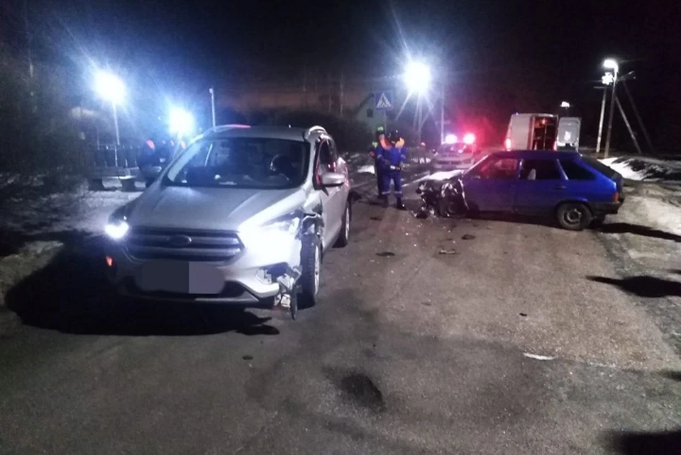 В Красном Бору столкнулись два автомобиля. Фото: t.me/acclenobl