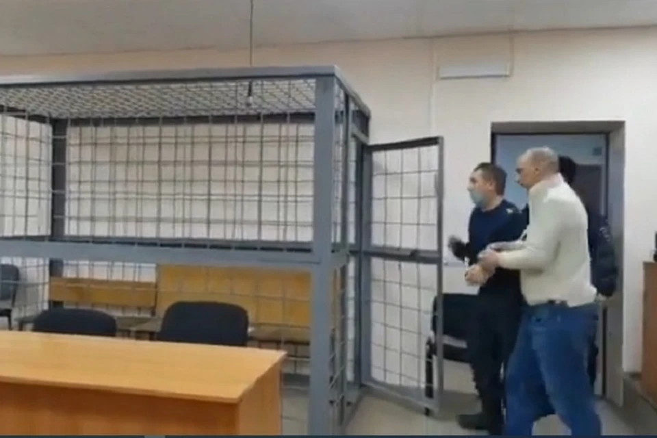 дебошира признали виновным и отпустили в зале суда Фото: скриншот с видео. Источник: kolyma.ru