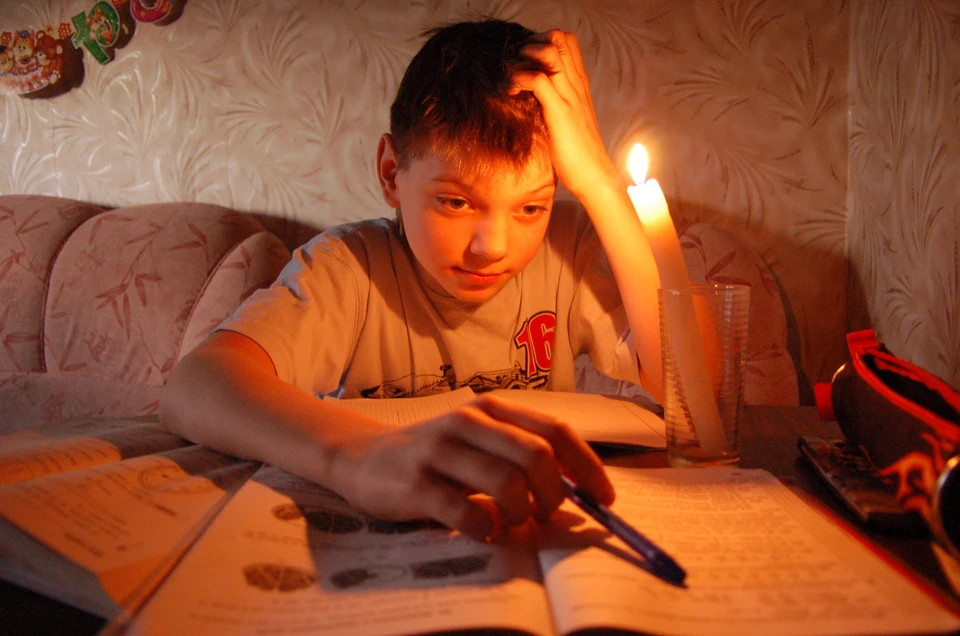 Во Владивостоке жители нескольких районов остались без света, отопления и даже горячей воды.