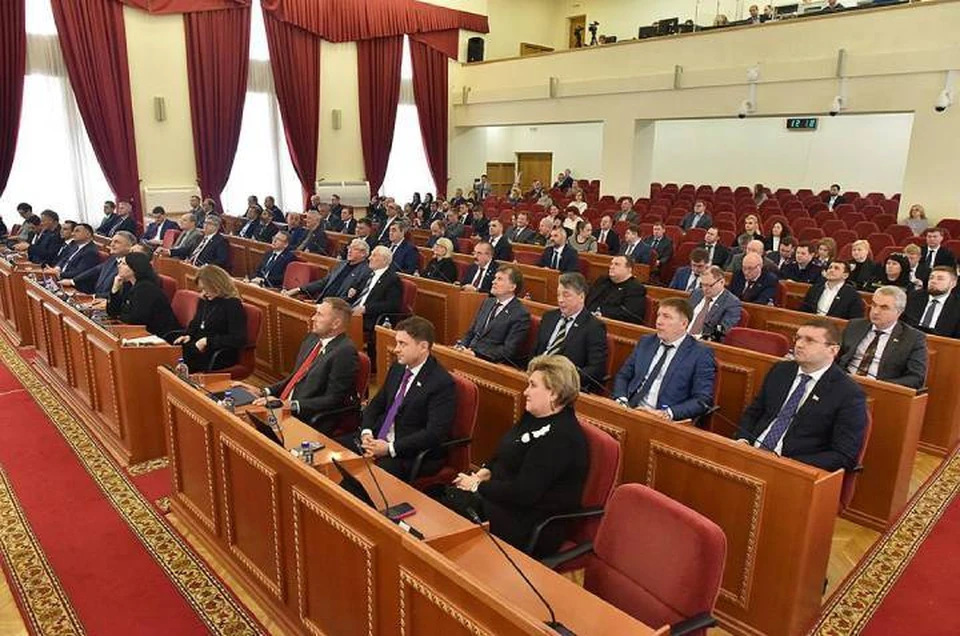 В донской столице прошло внеочередное заседание Заксобрания. Фото: пресс-служба ЗС РО